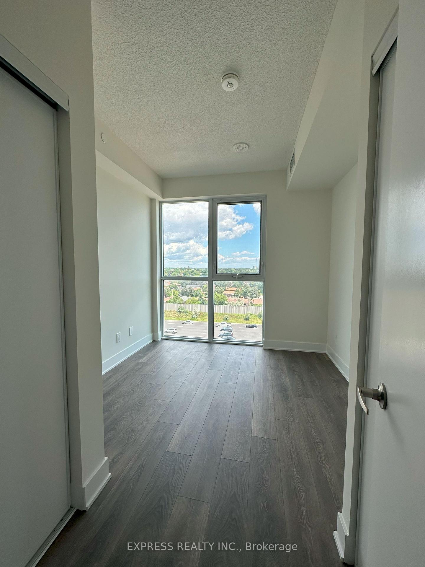 Photo 5 of Unit 907, 188 Fairview Mall Drive, North York, Don Valley Village — HOMEH