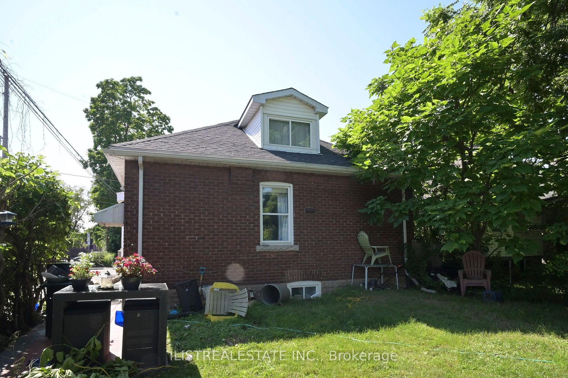 Photo 9 of 2 Norfolk Street N, Hamilton, Ainslie Wood — HOMEH