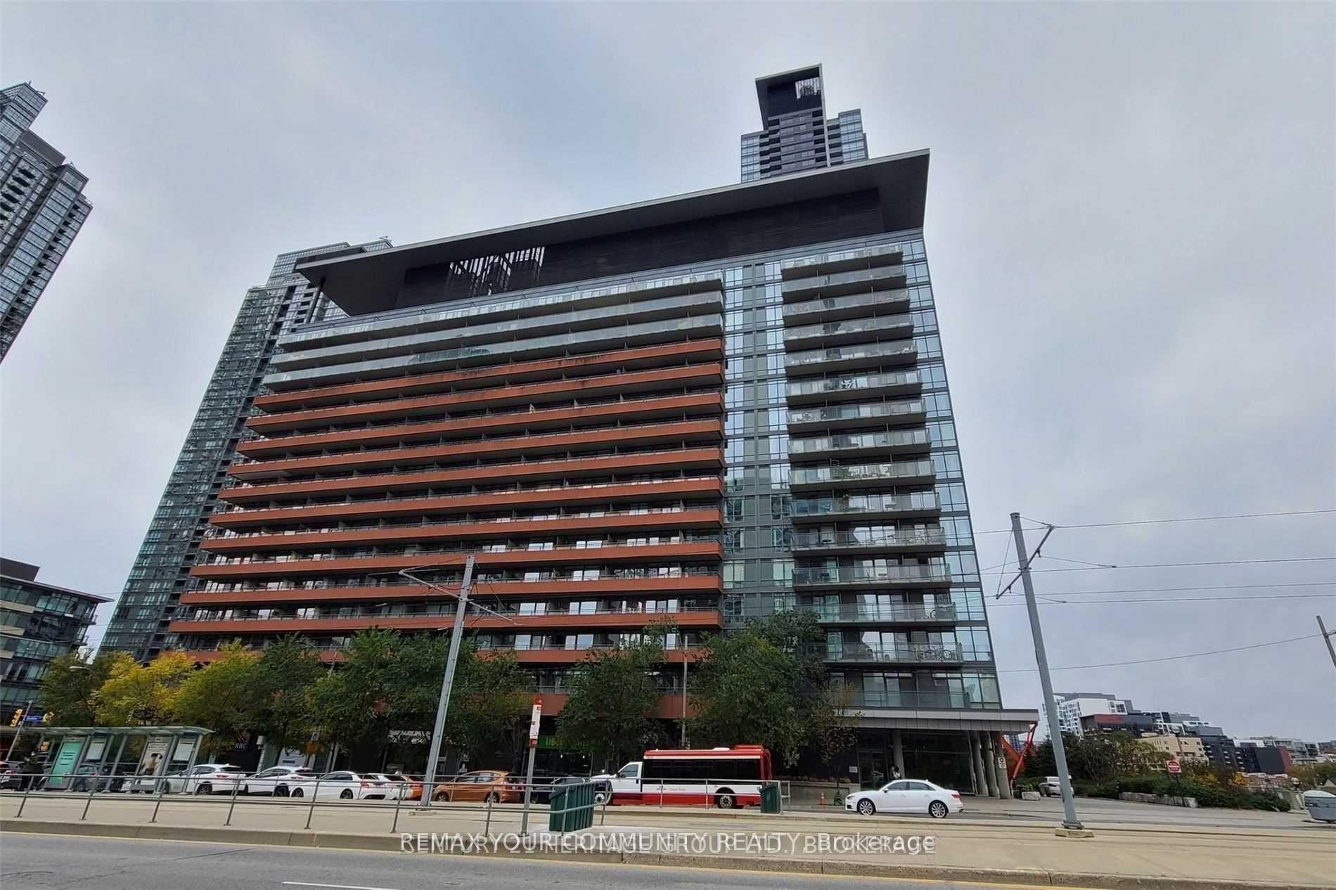 Front of Unit 919, 4k Spadina Avenue