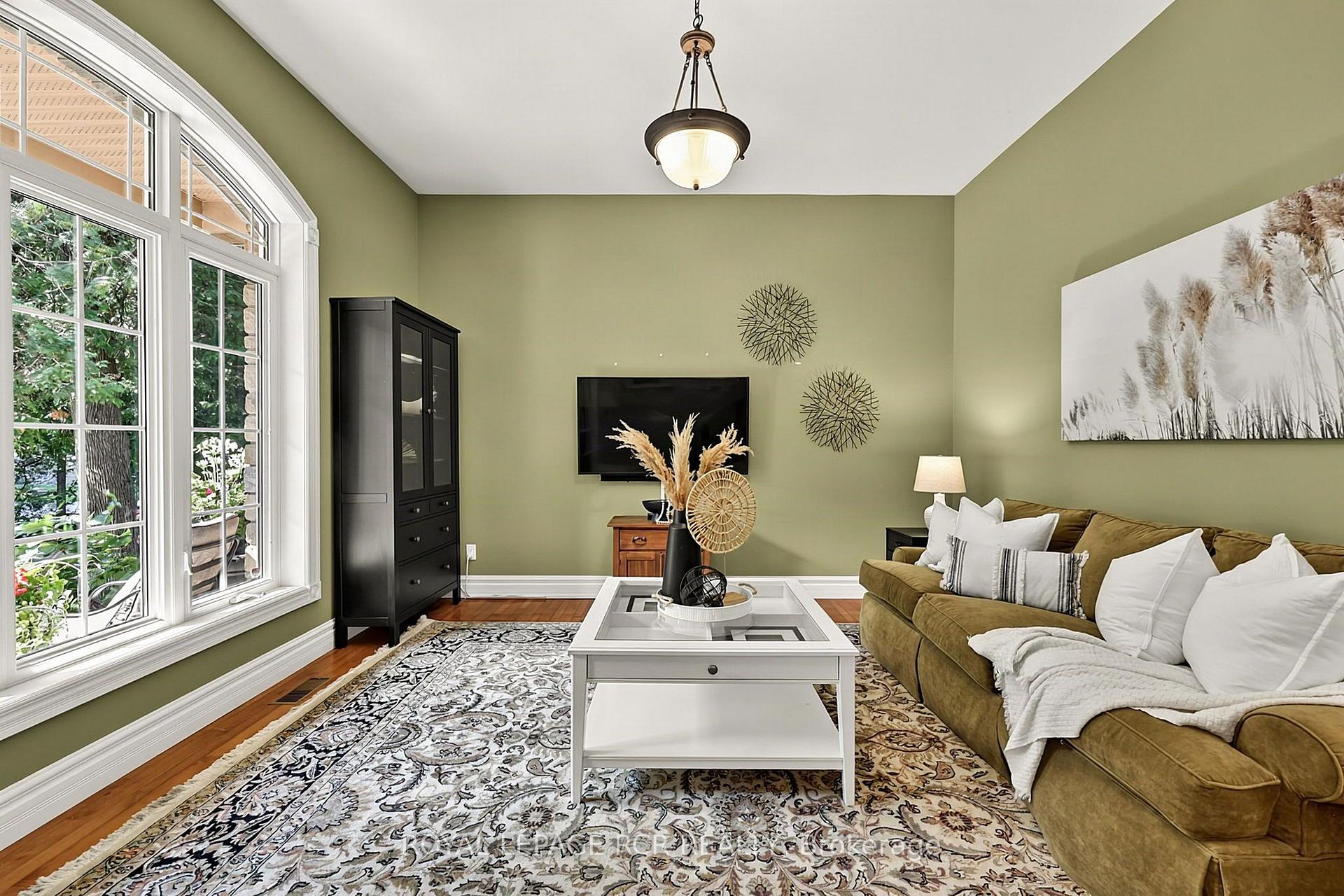 Photo 6 of 1068 Shore Lane, Wasaga Beach — HOMEH