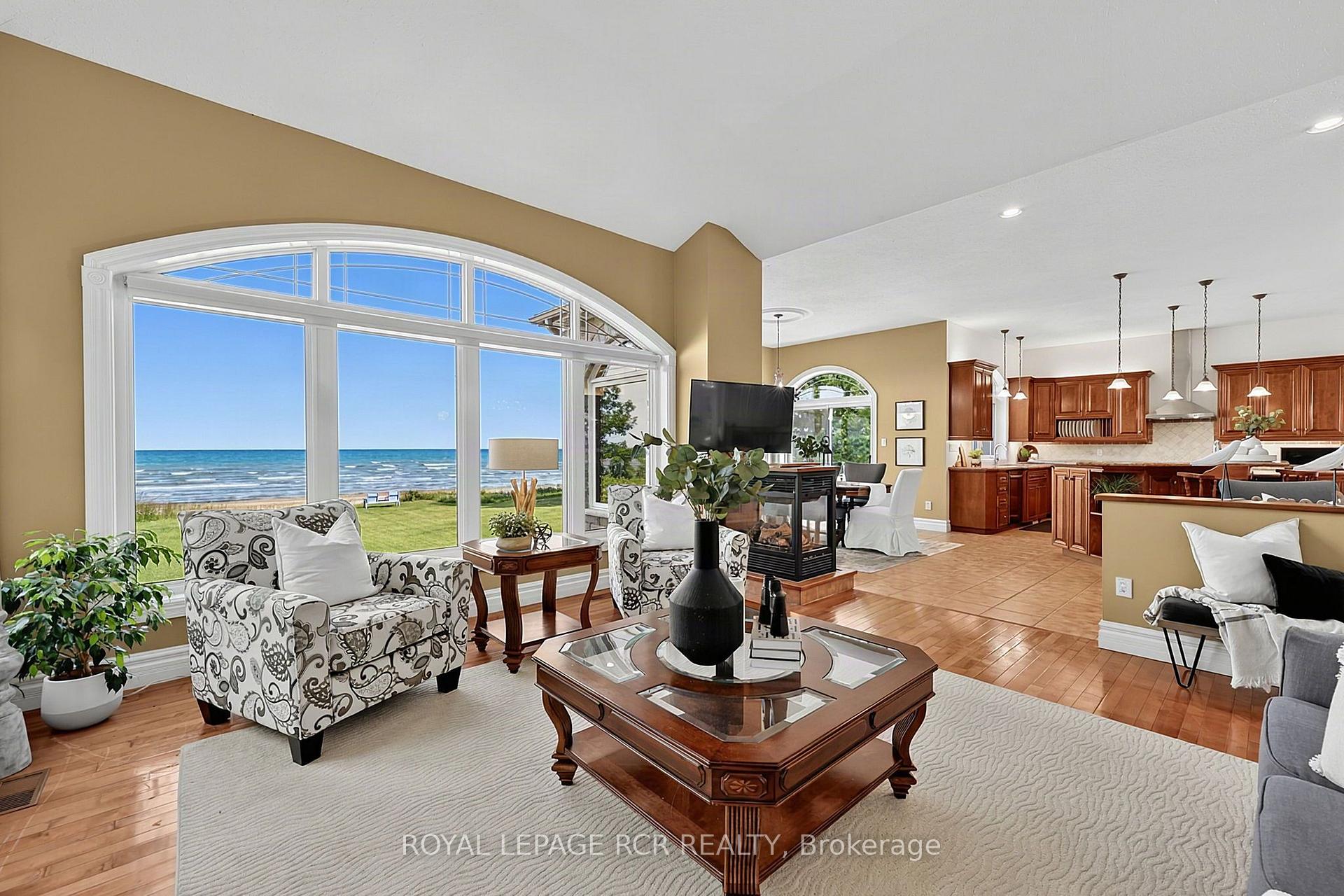 Photo 10 of 1068 Shore Lane, Wasaga Beach — HOMEH
