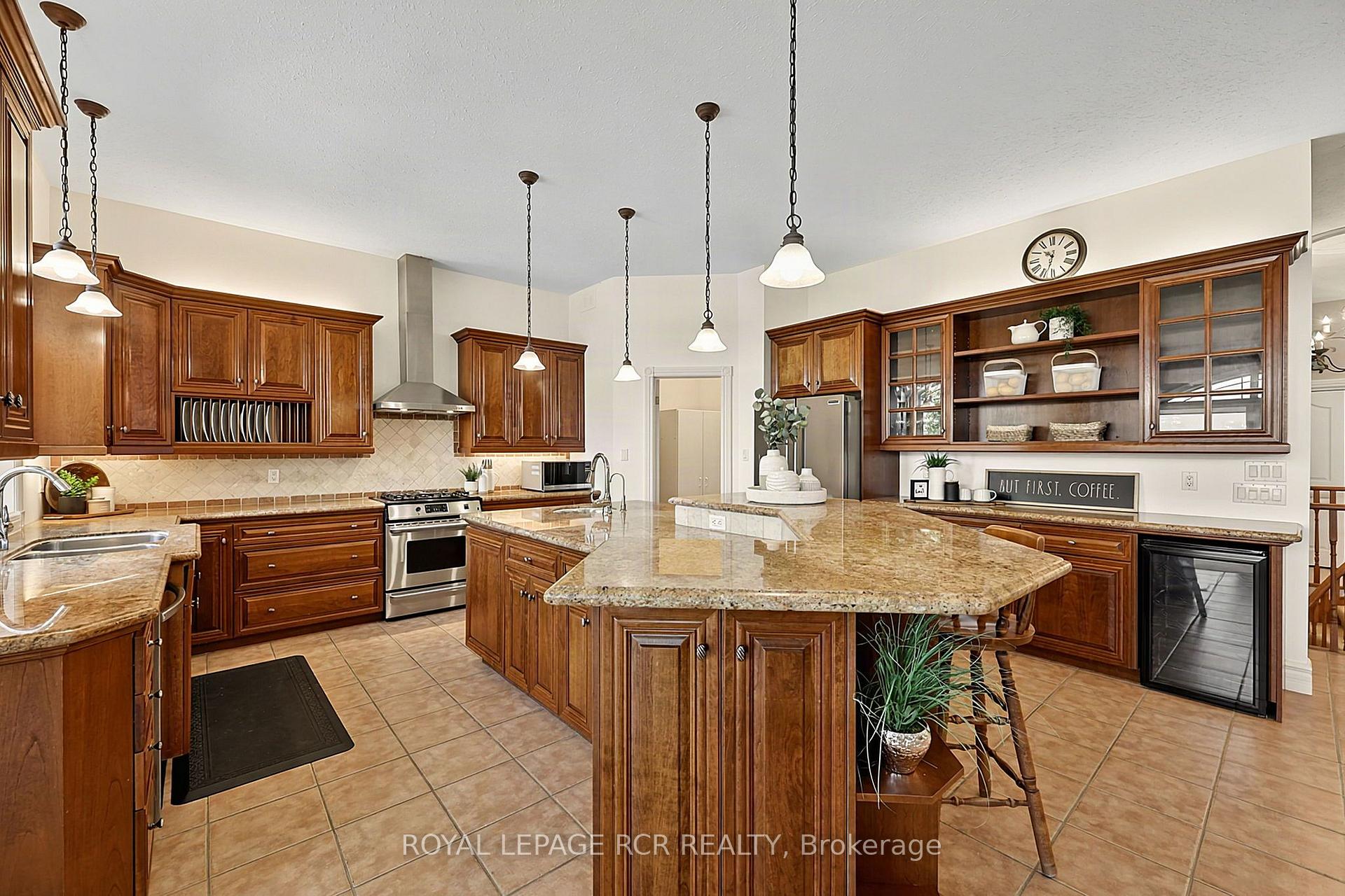 Photo 14 of 1068 Shore Lane, Wasaga Beach — HOMEH