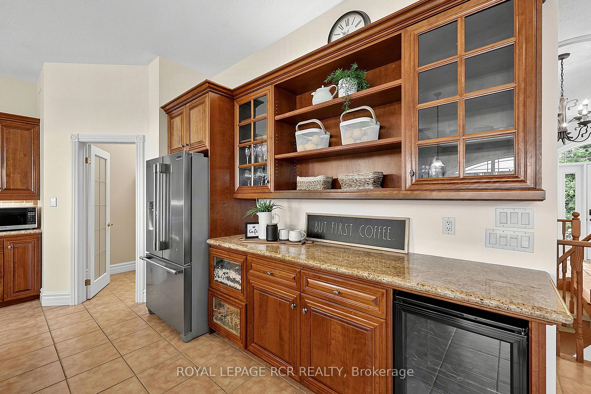 Photo 15 of 1068 Shore Lane, Wasaga Beach — HOMEH