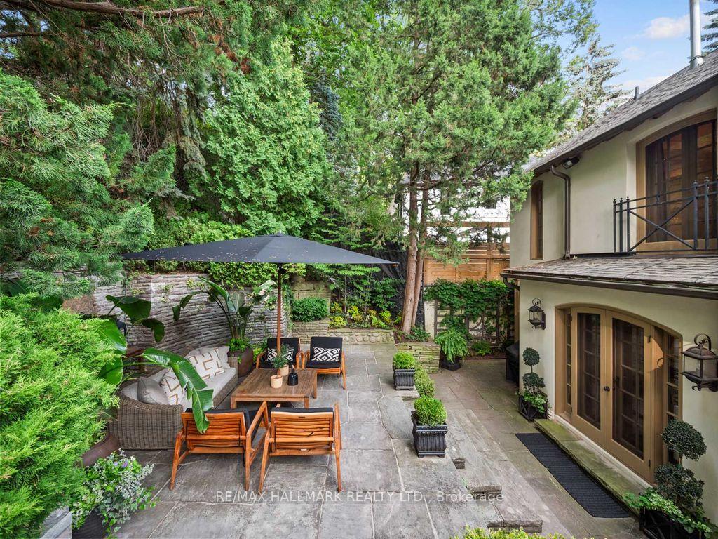 Photo 9 of 14 Pine Crescent, Toronto, The Beaches — HOMEH