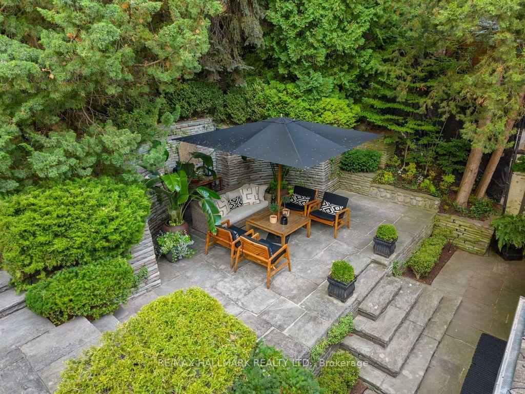 Photo 10 of 14 Pine Crescent, Toronto, The Beaches — HOMEH