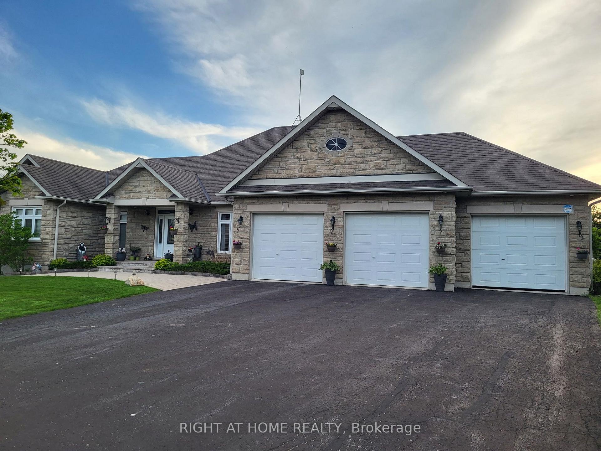Photo 4 of 10 Brolley Crescent, Essa, Rural Essa — HOMEH