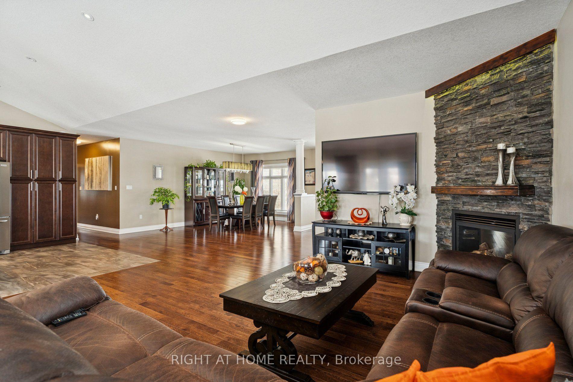 Photo 9 of 10 Brolley Crescent, Essa, Rural Essa — HOMEH