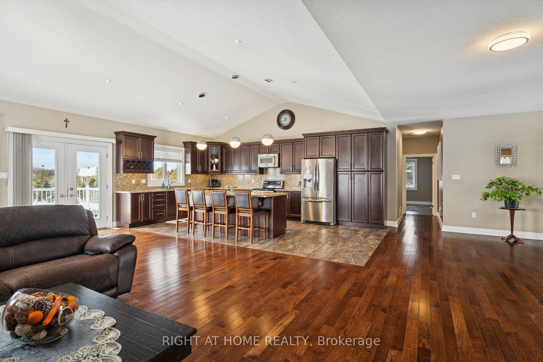 Photo 10 of 10 Brolley Crescent, Essa, Rural Essa — HOMEH