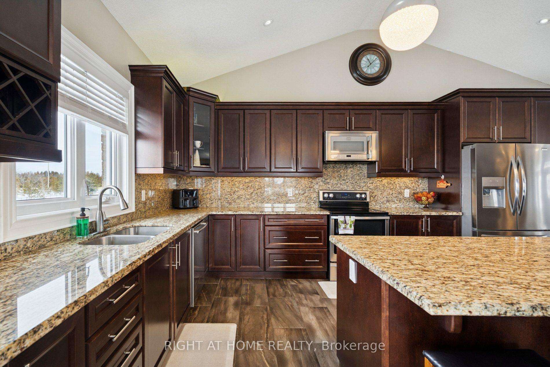 Photo 13 of 10 Brolley Crescent, Essa, Rural Essa — HOMEH