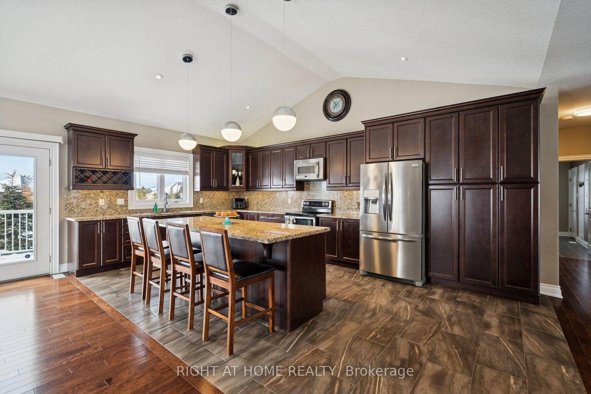 Photo 15 of 10 Brolley Crescent, Essa, Rural Essa — HOMEH