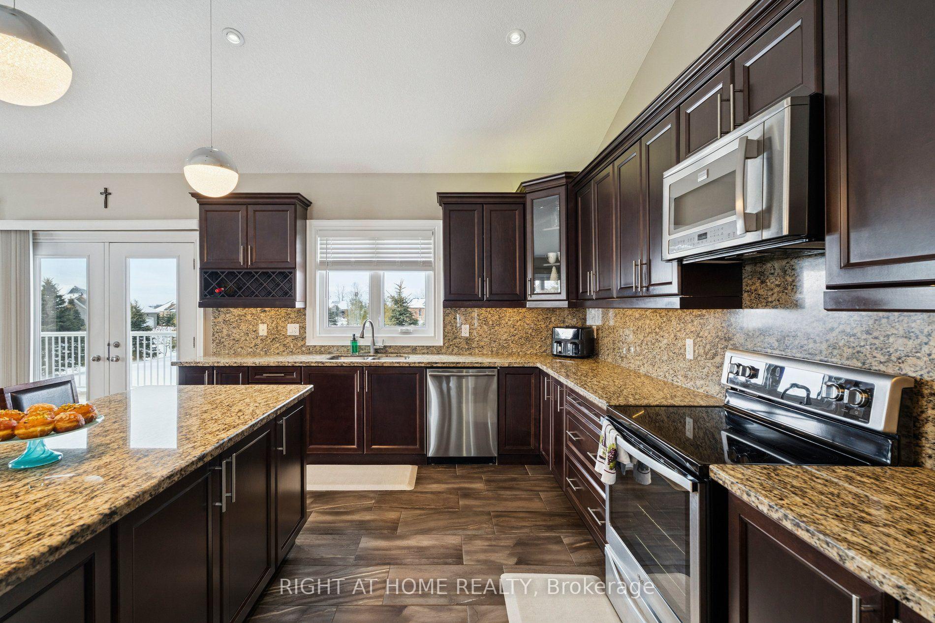 Photo 17 of 10 Brolley Crescent, Essa, Rural Essa — HOMEH