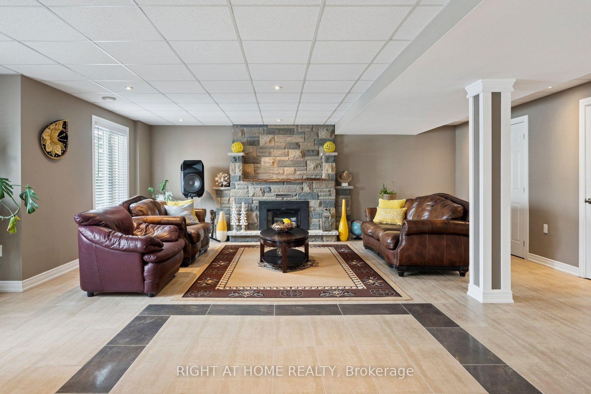 Photo 35 of 10 Brolley Crescent, Essa, Rural Essa — HOMEH