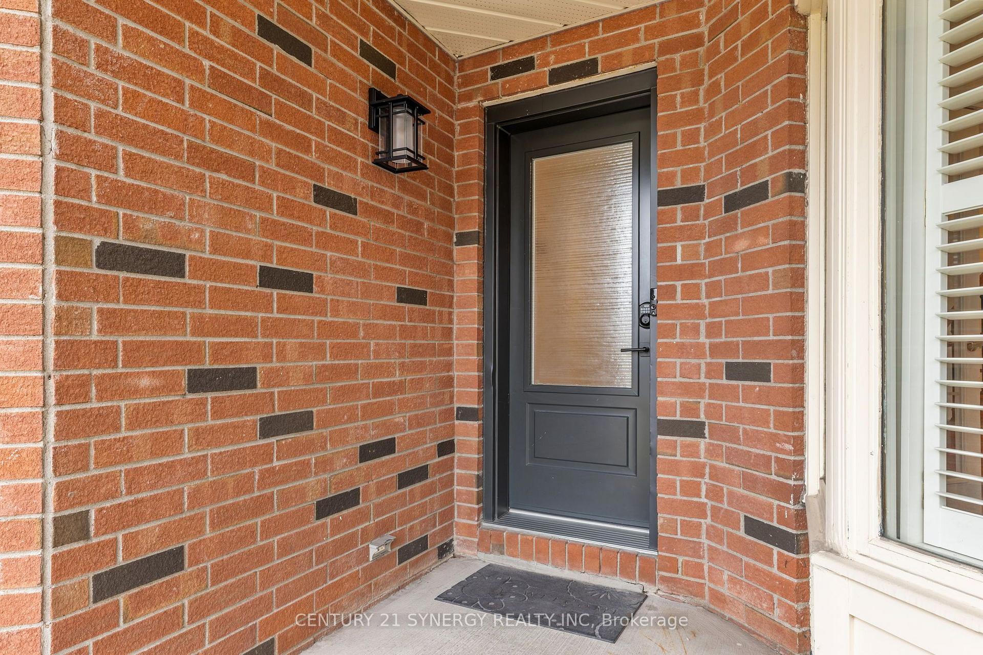 Photo 4 of 1449 Laurin Crescent, Ottawa, Bilberry Creek/Queenswood Heights — HOMEH
