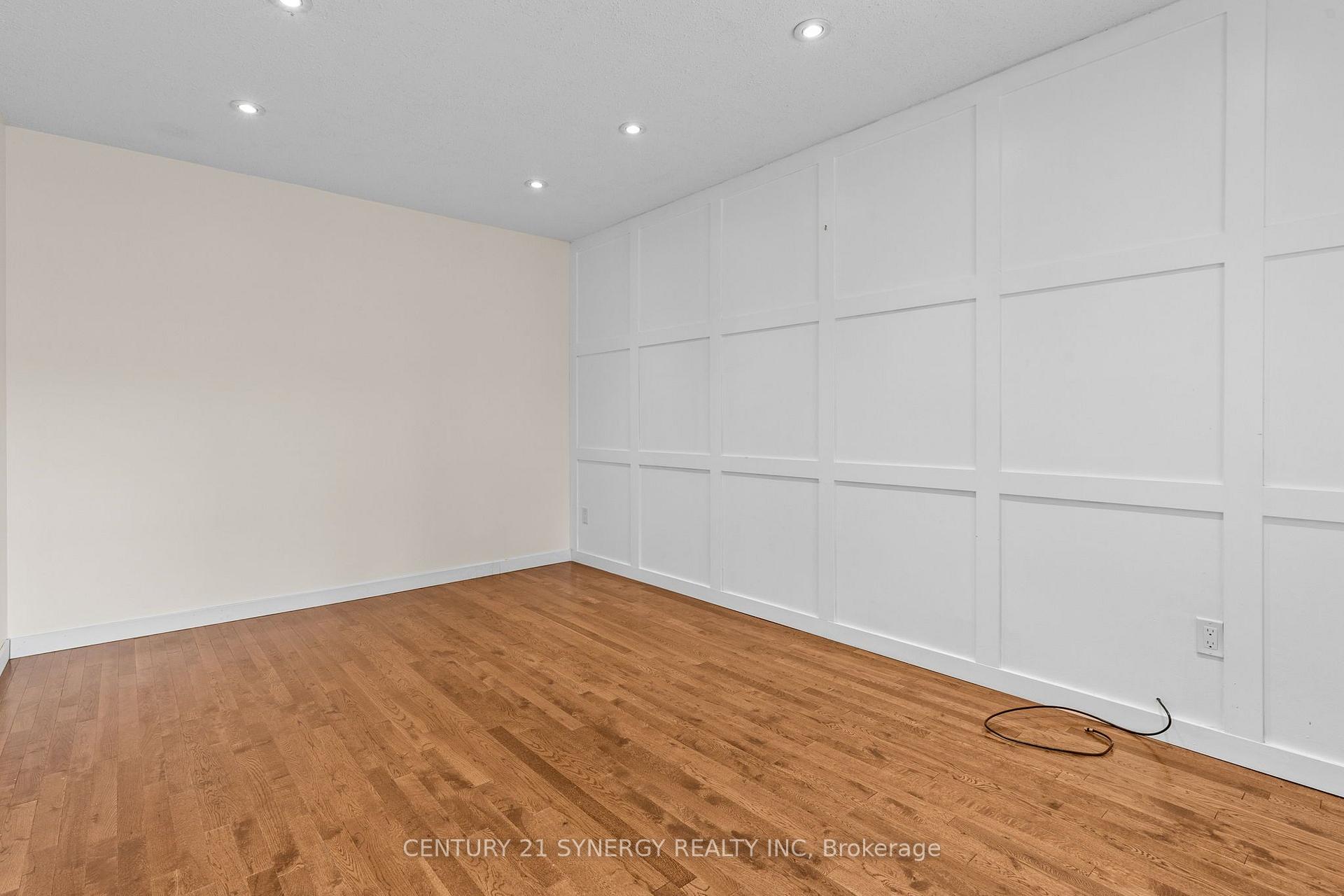 Photo 9 of 1449 Laurin Crescent, Ottawa, Bilberry Creek/Queenswood Heights — HOMEH