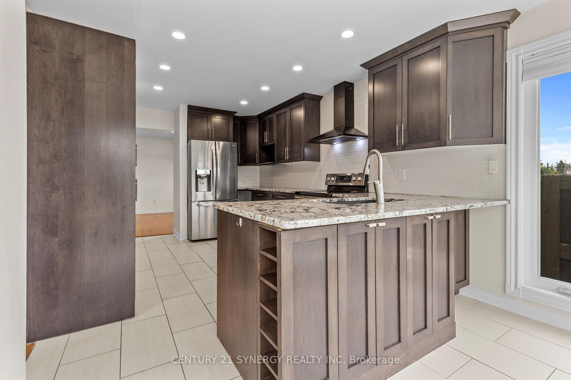Photo 13 of 1449 Laurin Crescent, Ottawa, Bilberry Creek/Queenswood Heights — HOMEH