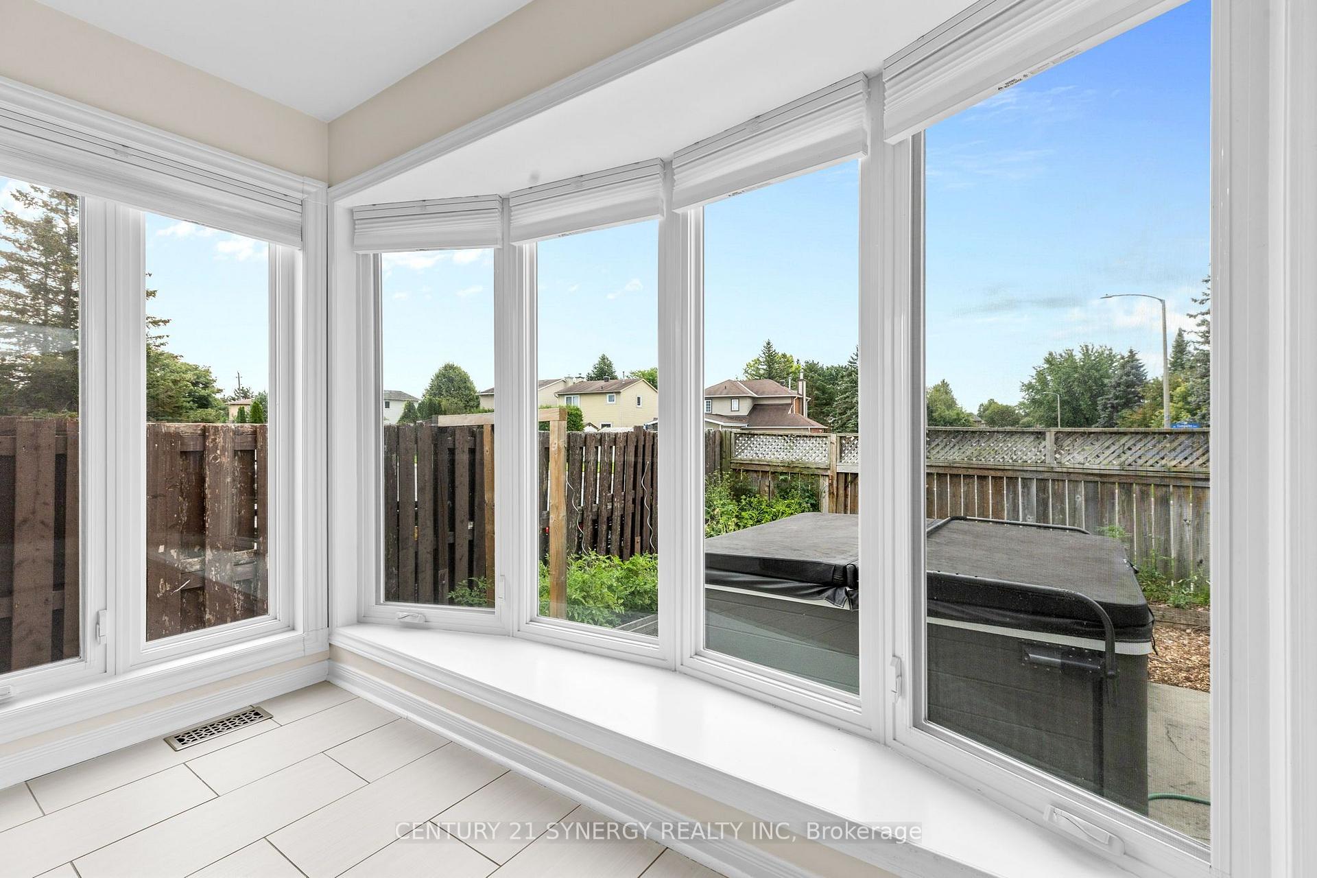 Photo 14 of 1449 Laurin Crescent, Ottawa, Bilberry Creek/Queenswood Heights — HOMEH
