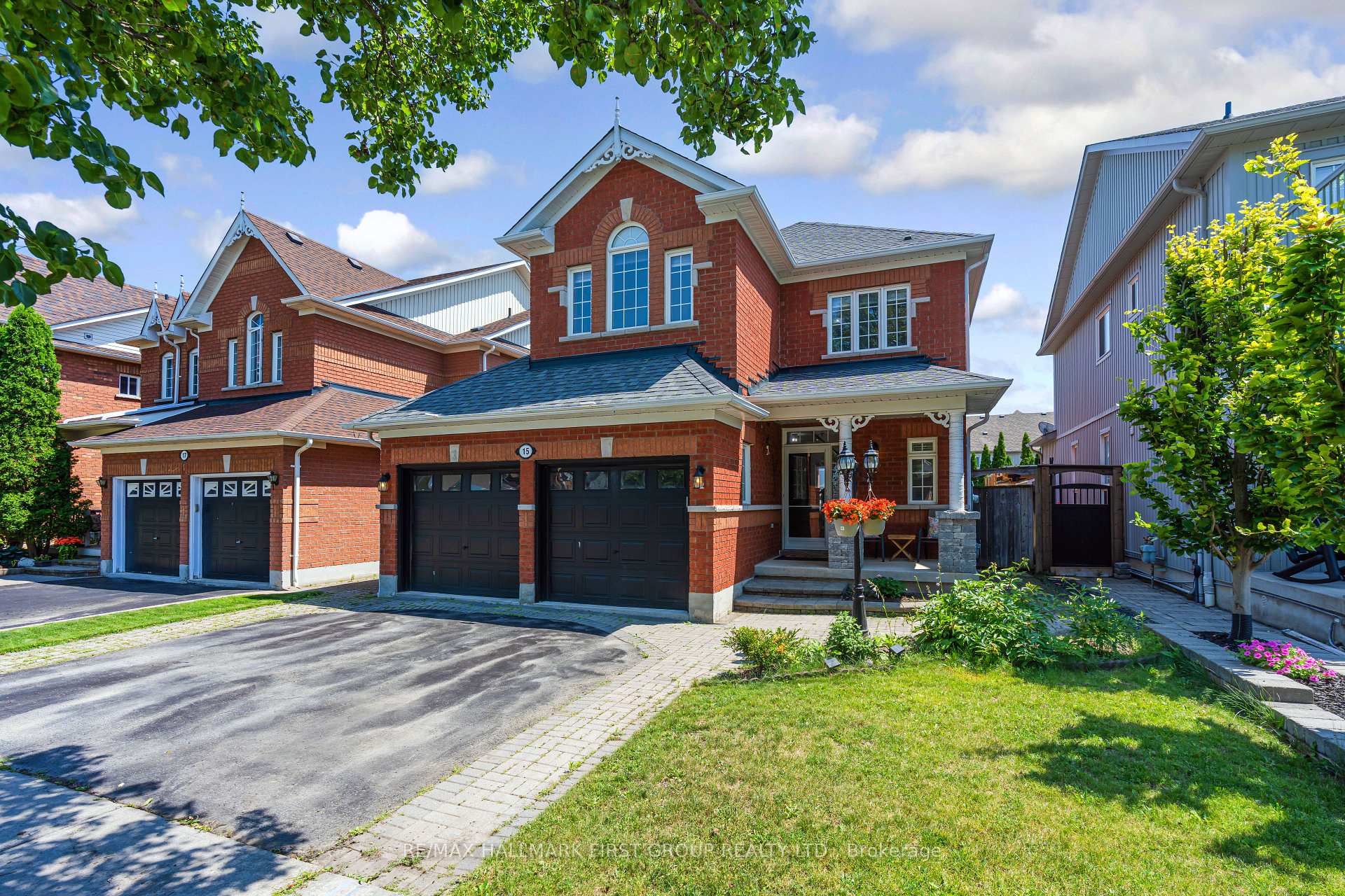 Photo 3 of 15 Hesham Drive, Whitby, Brooklin — HOMEH