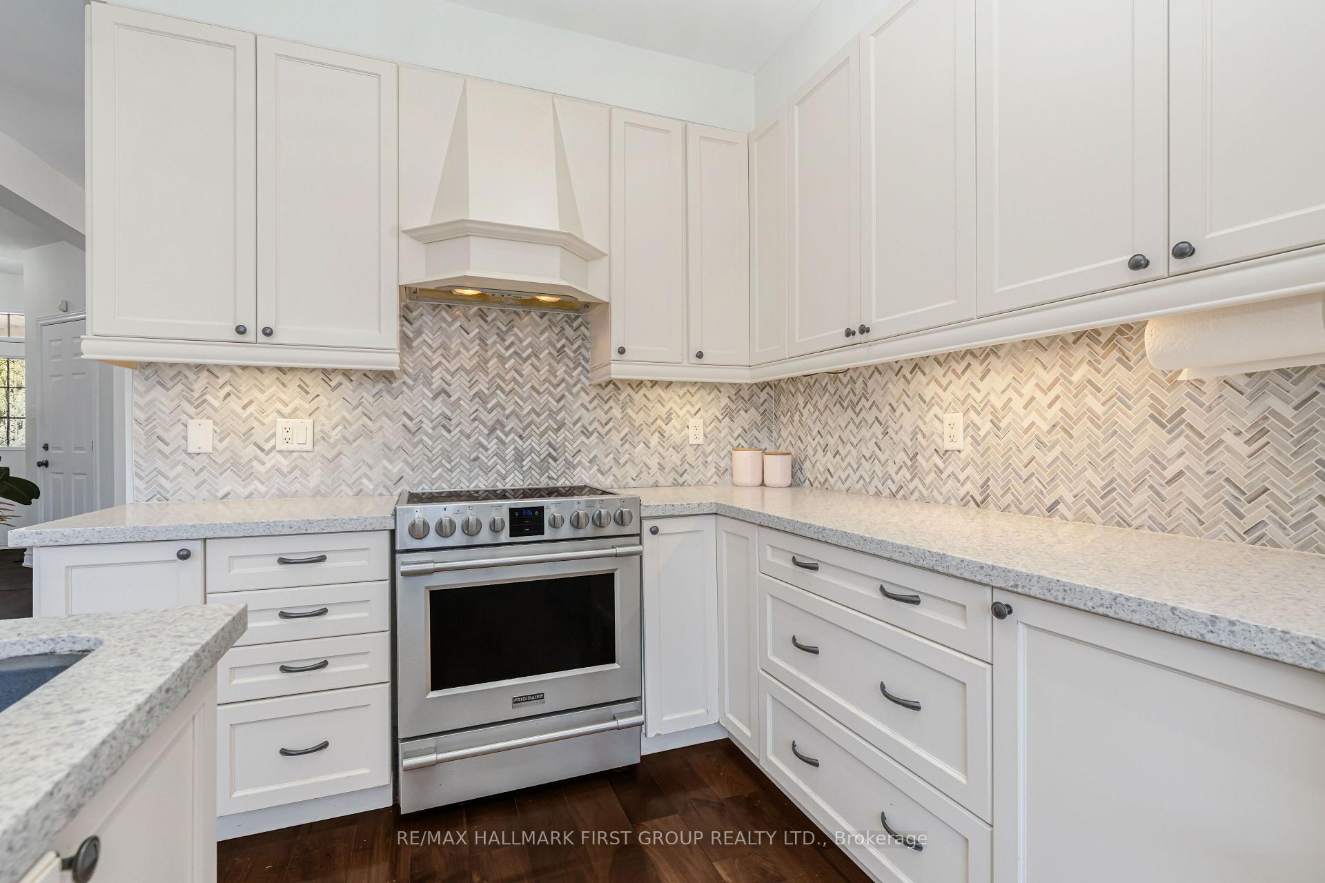 Photo 19 of 15 Hesham Drive, Whitby, Brooklin — HOMEH