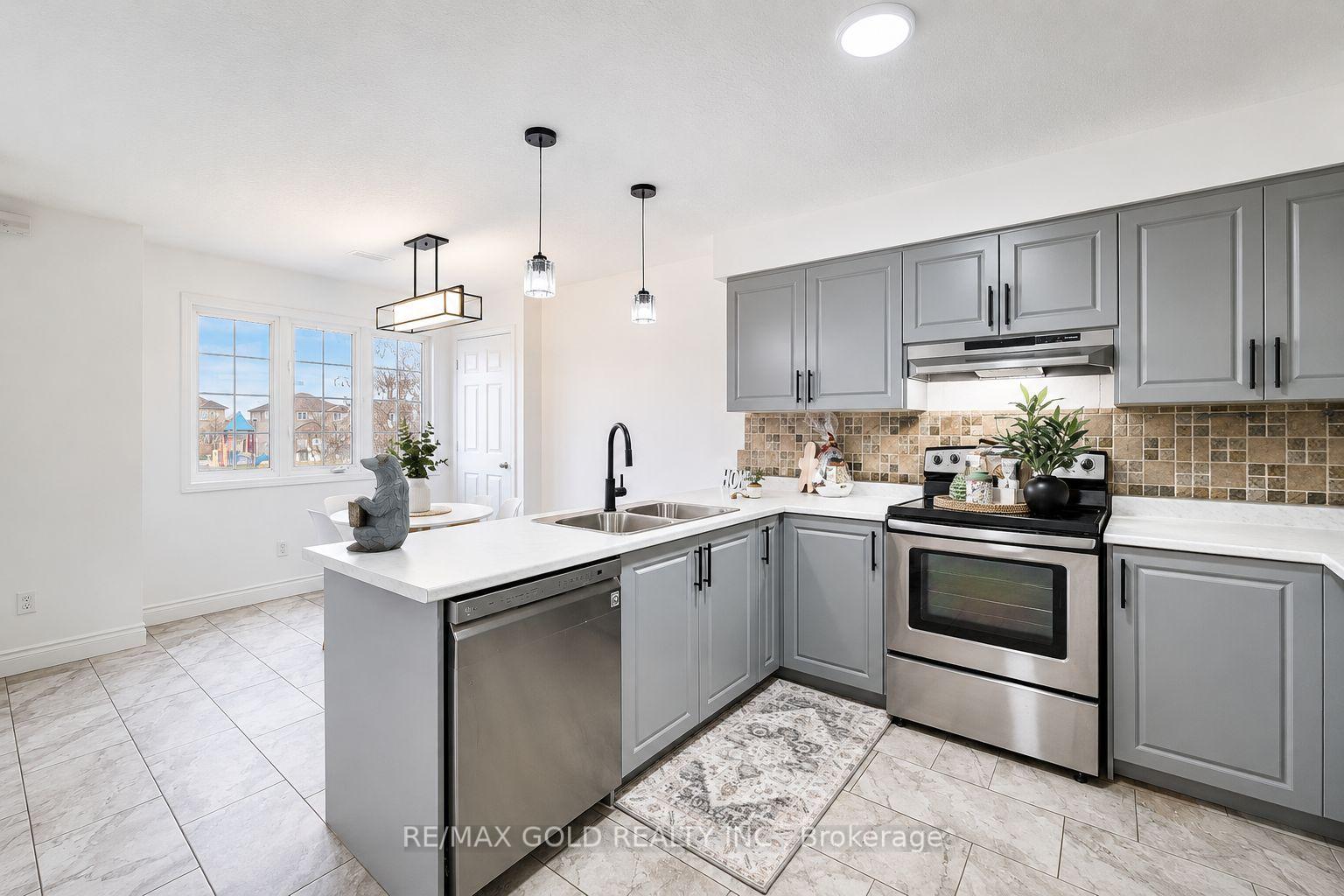 Photo 5 of Unit 5A, 50 Howe Drive, Kitchener, Forest Hill — HOMEH