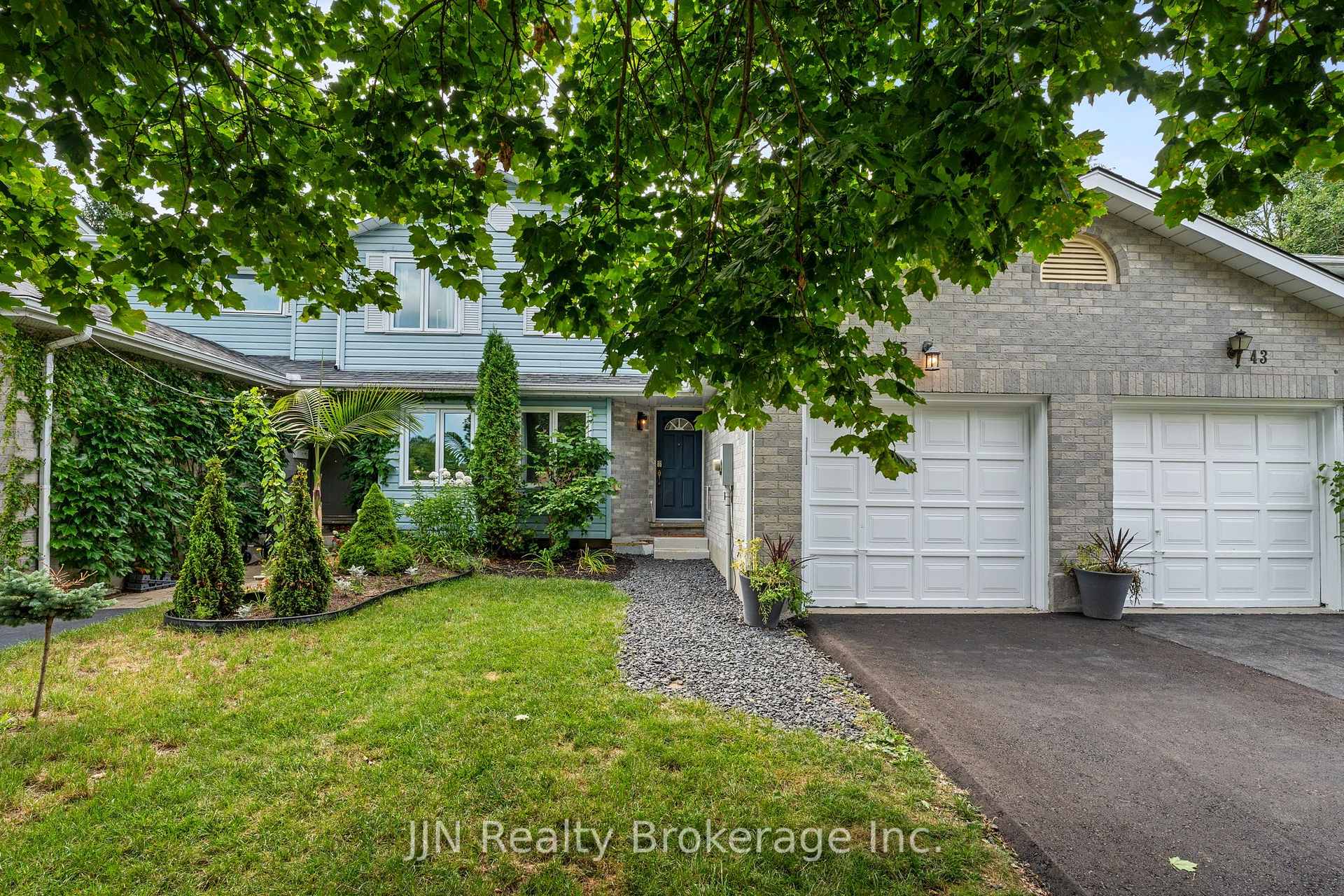 Photo 2 of 45 Freeman Crescent, Norfolk, Simcoe — HOMEH