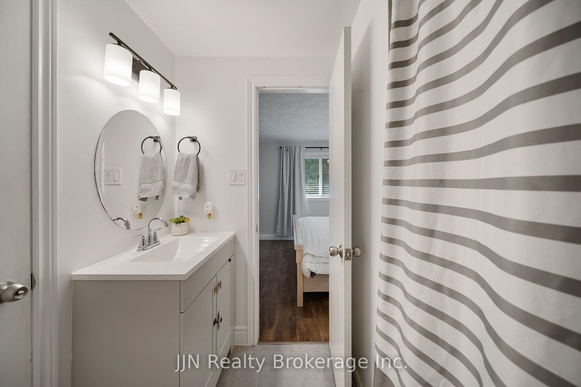 Photo 23 of 45 Freeman Crescent, Norfolk, Simcoe — HOMEH