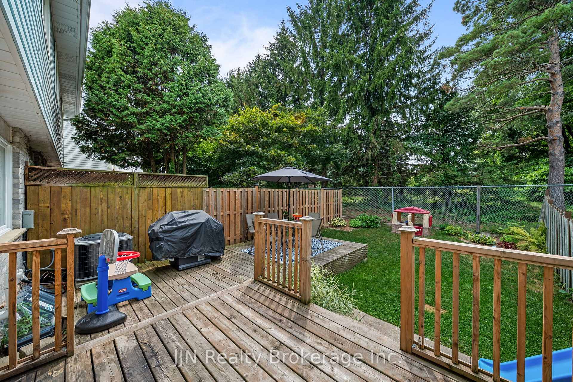 Photo 32 of 45 Freeman Crescent, Norfolk, Simcoe — HOMEH