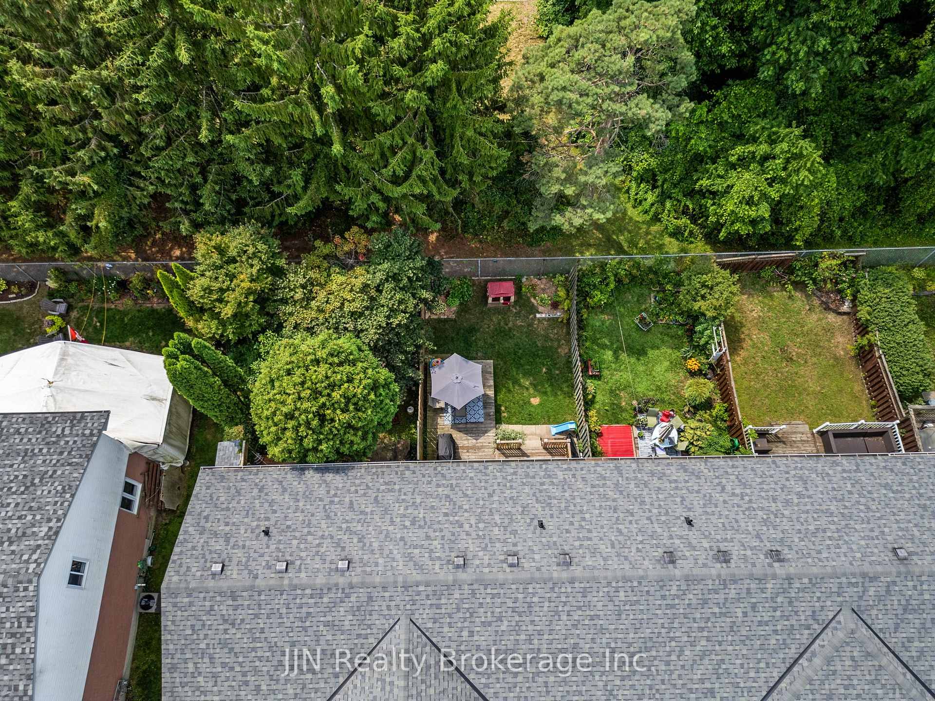 Photo 37 of 45 Freeman Crescent, Norfolk, Simcoe — HOMEH