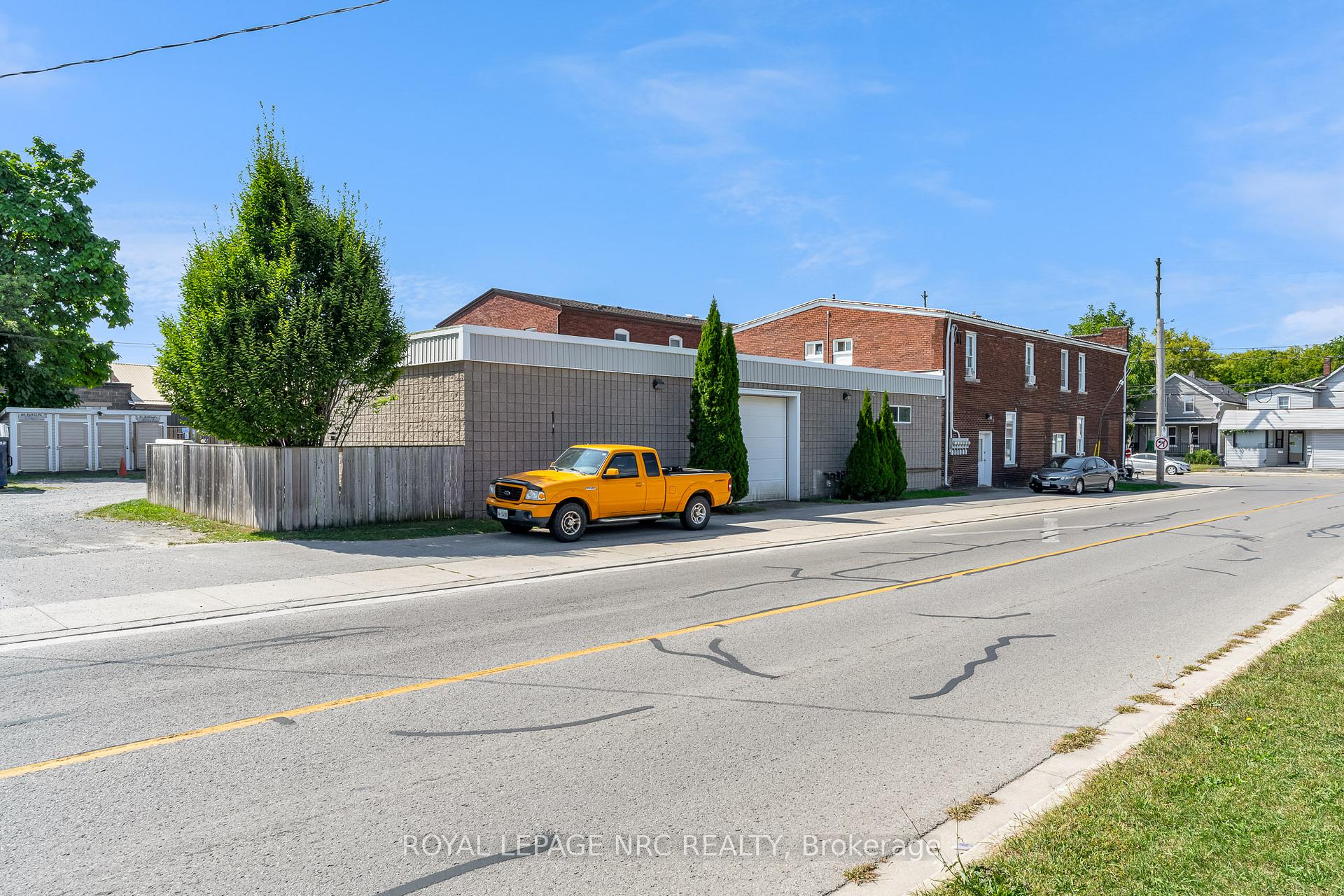 Photo 3 of 192 Burgar Street, Welland, Welland Downtown — HOMEH