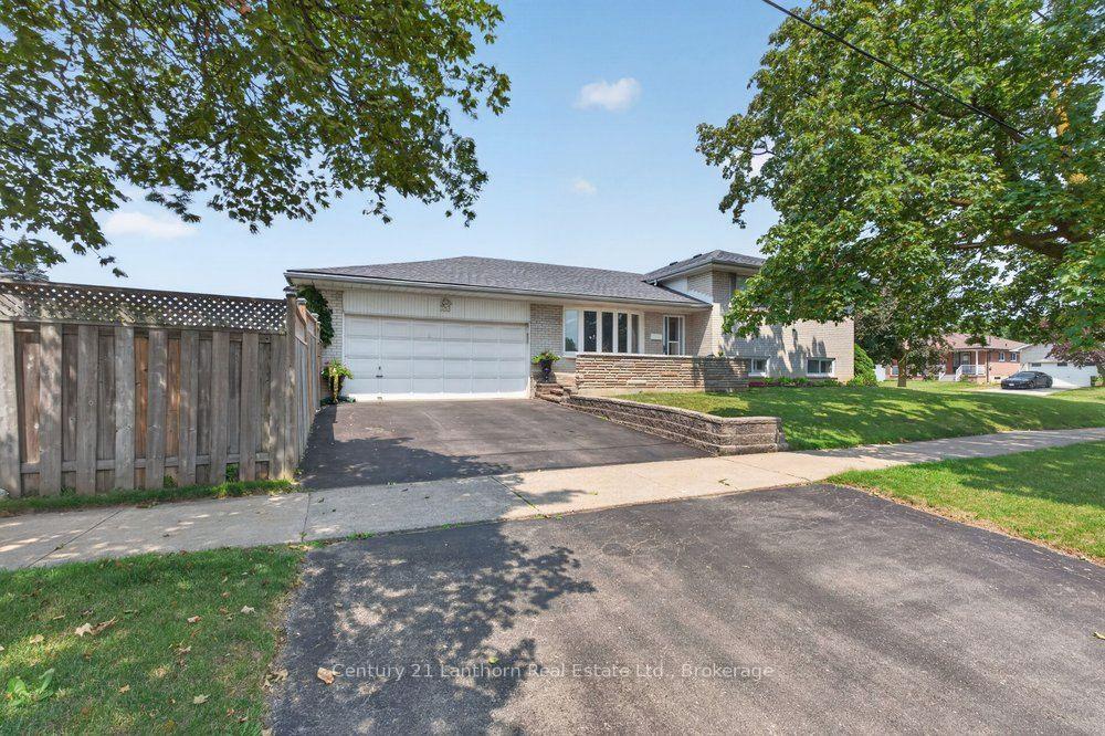 Photo 1 of 333 Jeffcoat Drive, Etobicoke, West Humber-Clairville — HOMEH