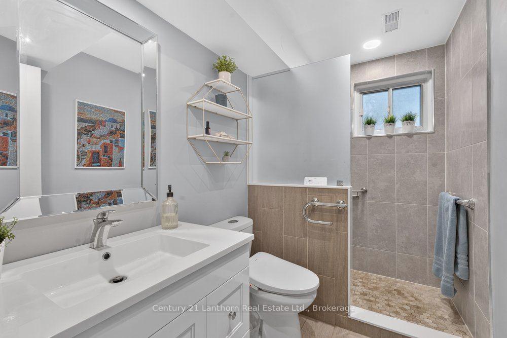 Photo 31 of 333 Jeffcoat Drive, Etobicoke, West Humber-Clairville — HOMEH