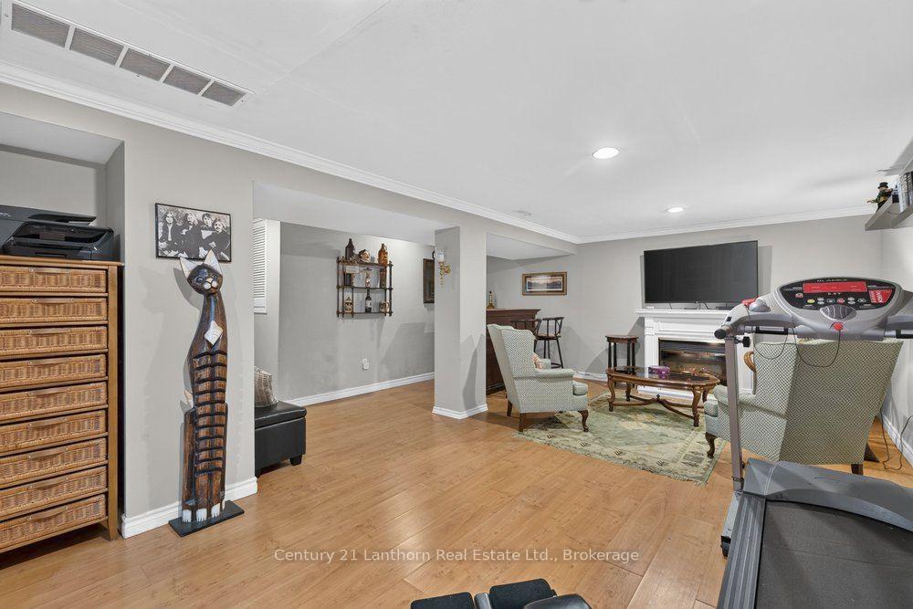 Photo 35 of 333 Jeffcoat Drive, Etobicoke, West Humber-Clairville — HOMEH