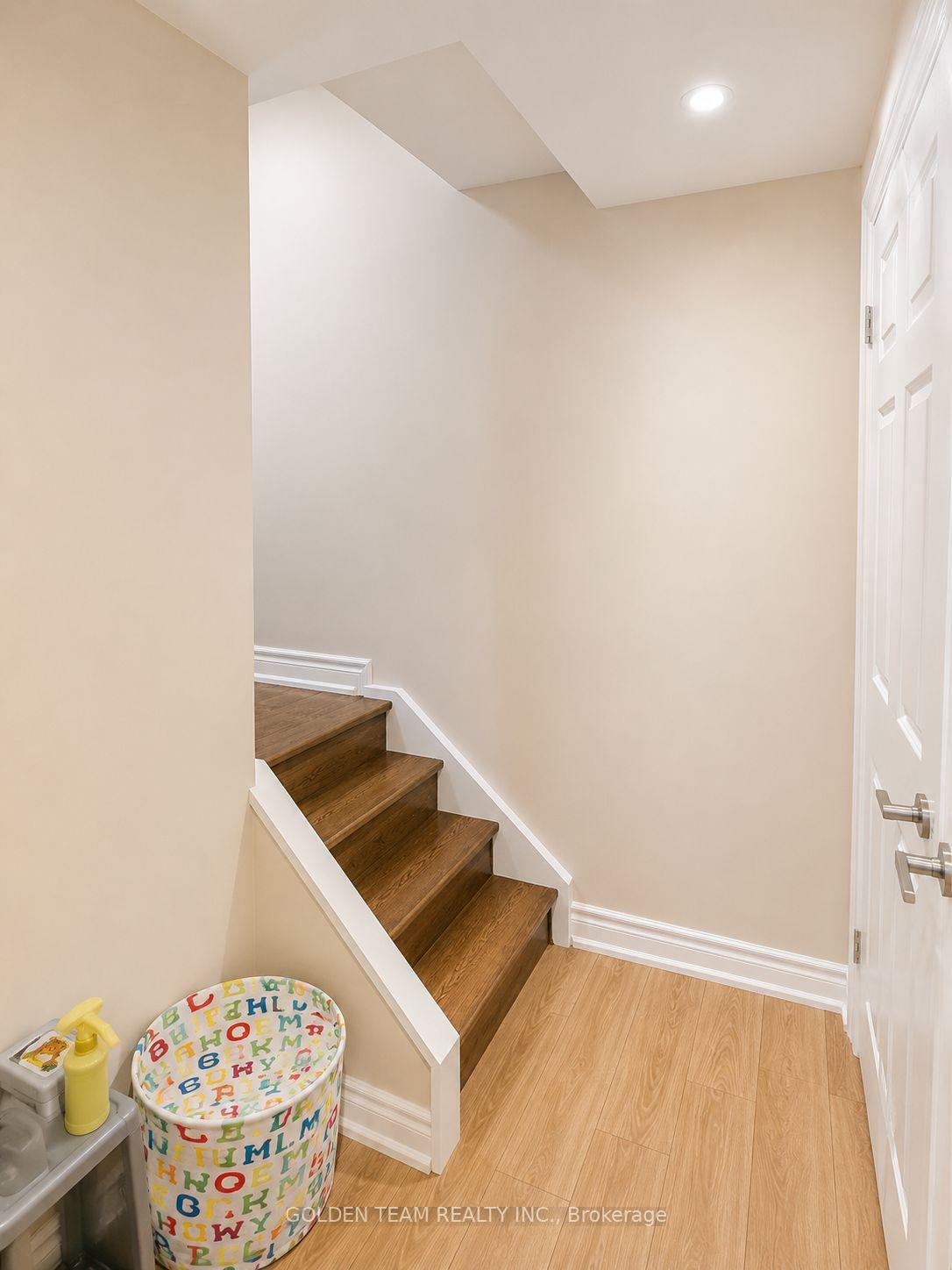 Photo 2 of Unit (Basment), 29 Marion Crescent, Markham, Raymerville — HOMEH