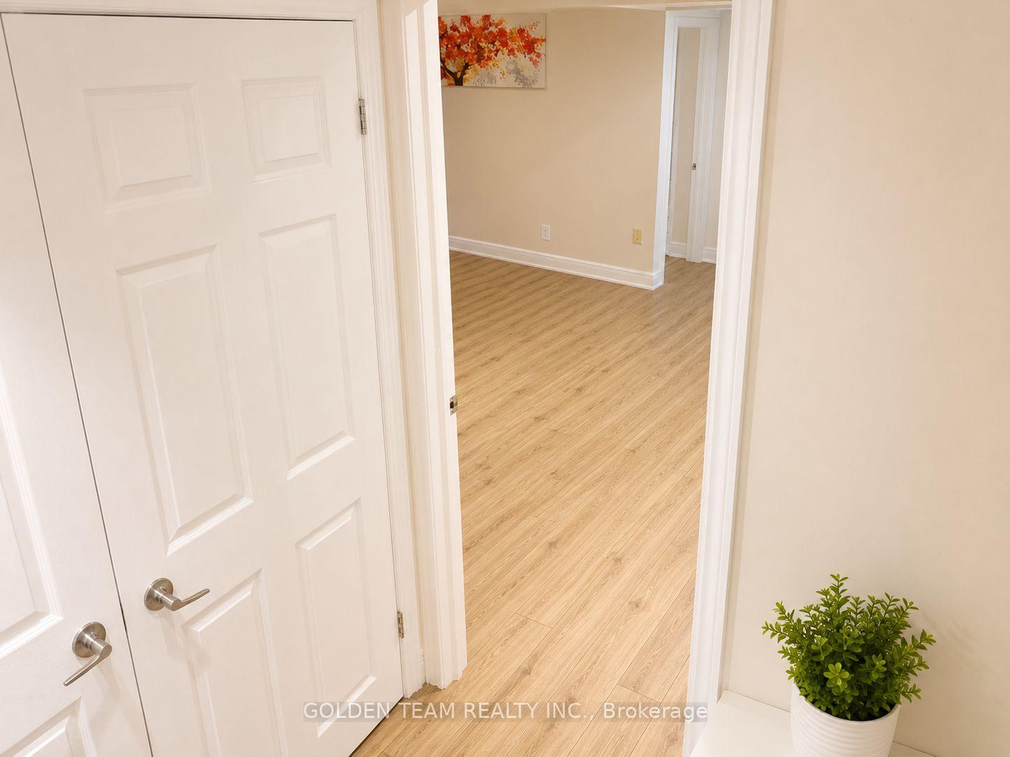 Photo 3 of Unit (Basment), 29 Marion Crescent, Markham, Raymerville — HOMEH