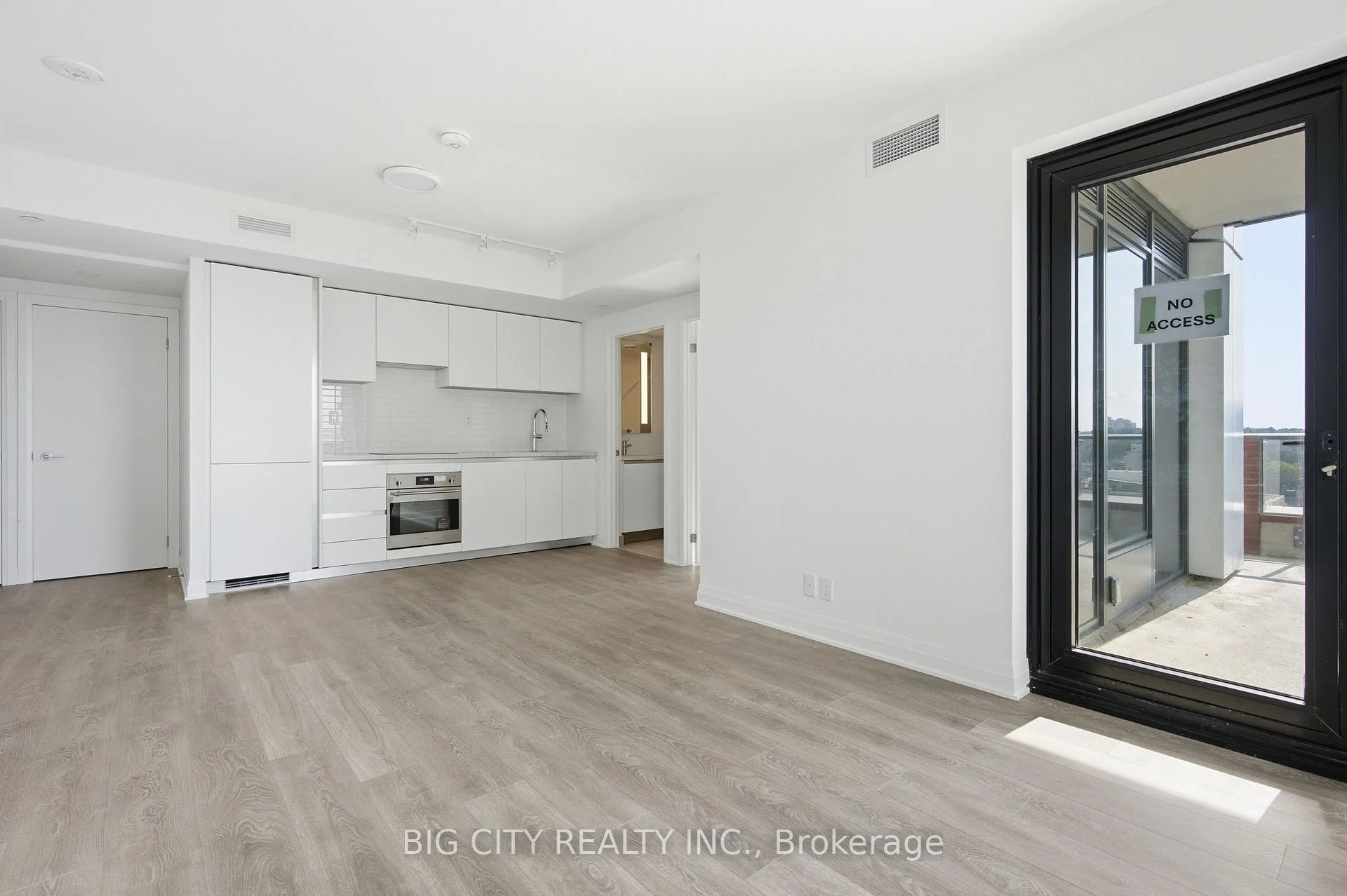 Photo 9 of Unit 1001, 25 Frederick Todd Way, Toronto, Thorncliffe Park — HOMEH
