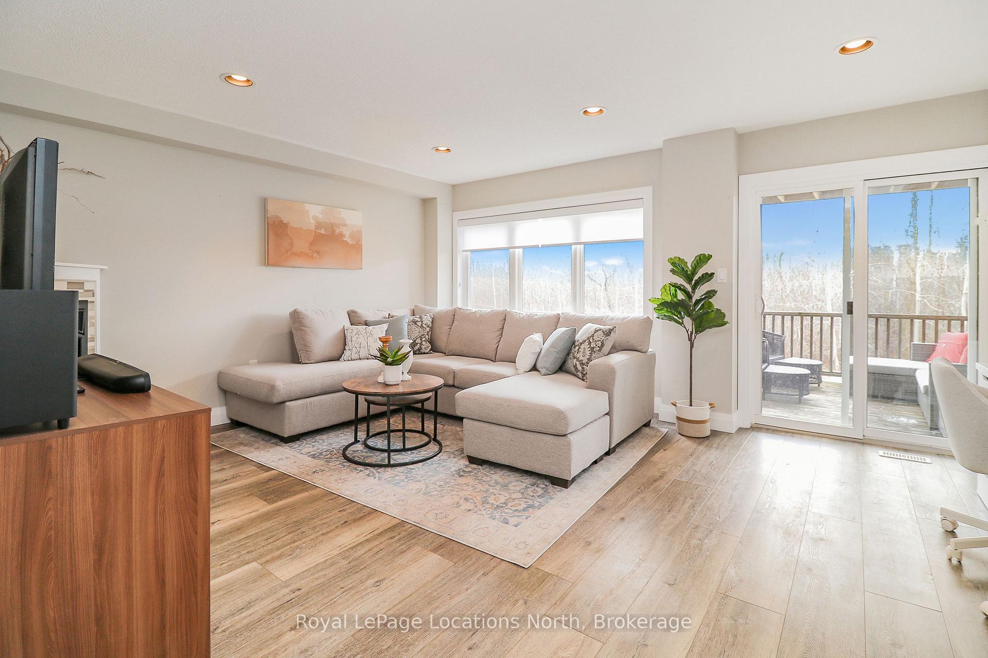 Photo 3 of 67 Joseph Trail, Collingwood — HOMEH