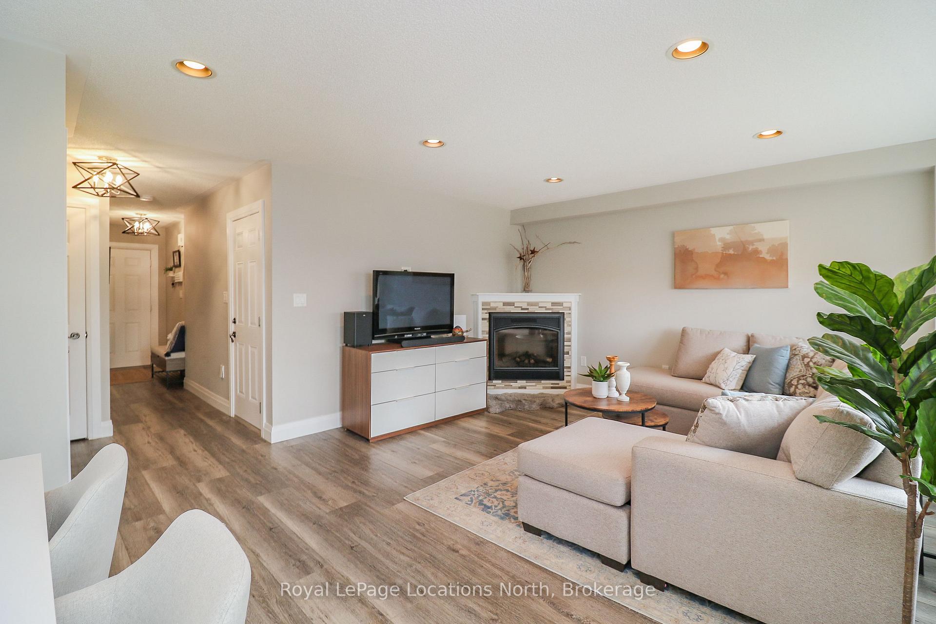 Photo 10 of 67 Joseph Trail, Collingwood — HOMEH