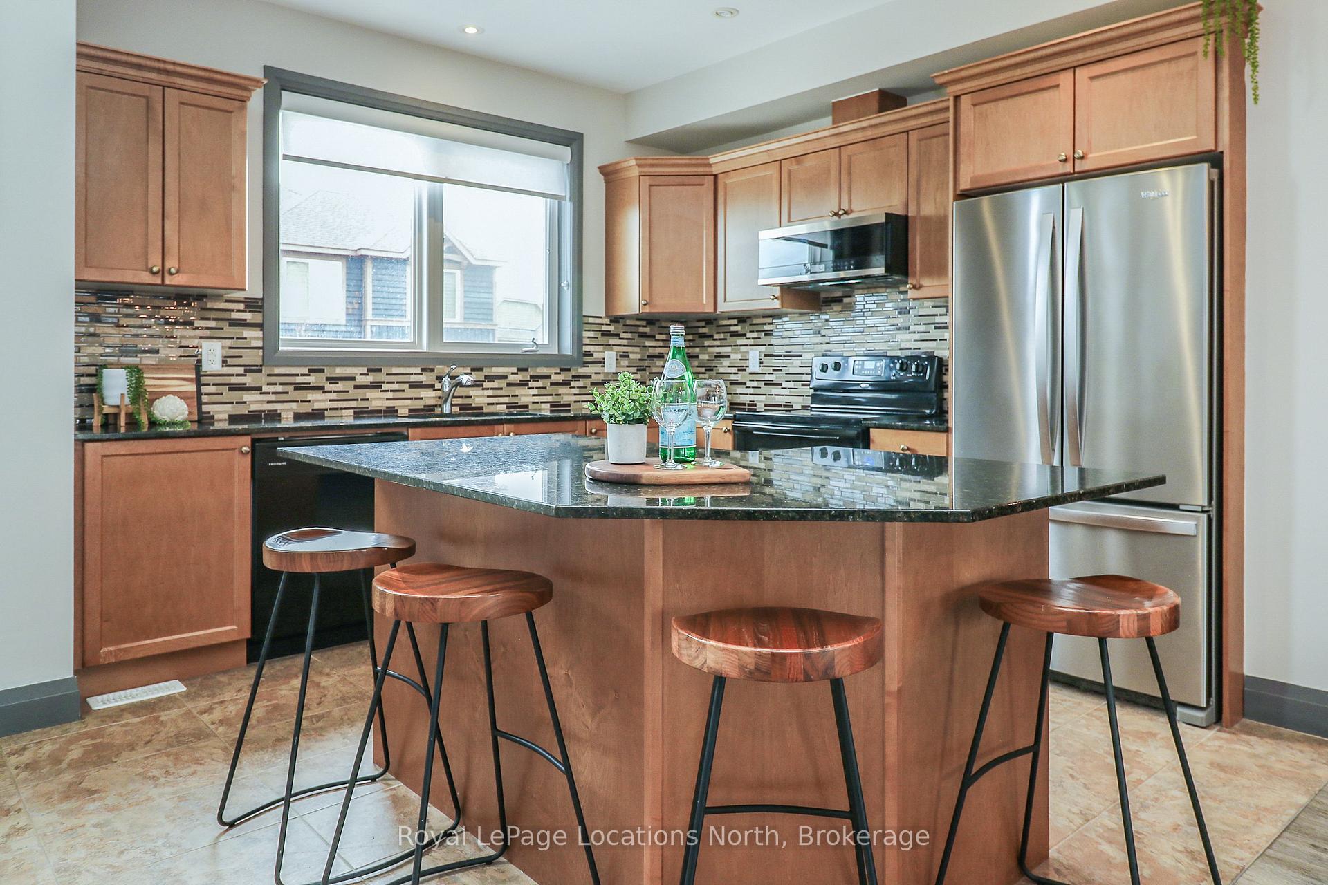 Photo 17 of 67 Joseph Trail, Collingwood — HOMEH