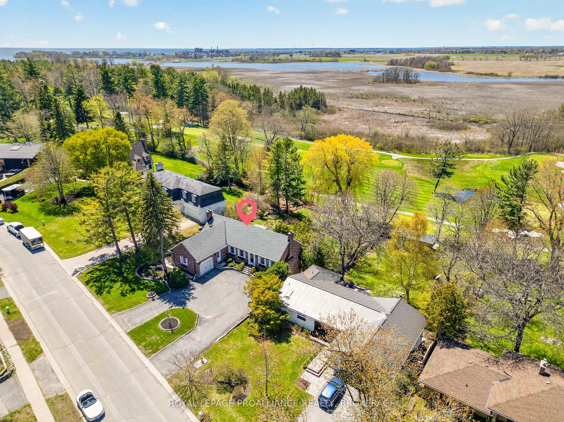 Photo 6 of 209 Fairway Hill Crescent, Kingston, Central City West — HOMEH