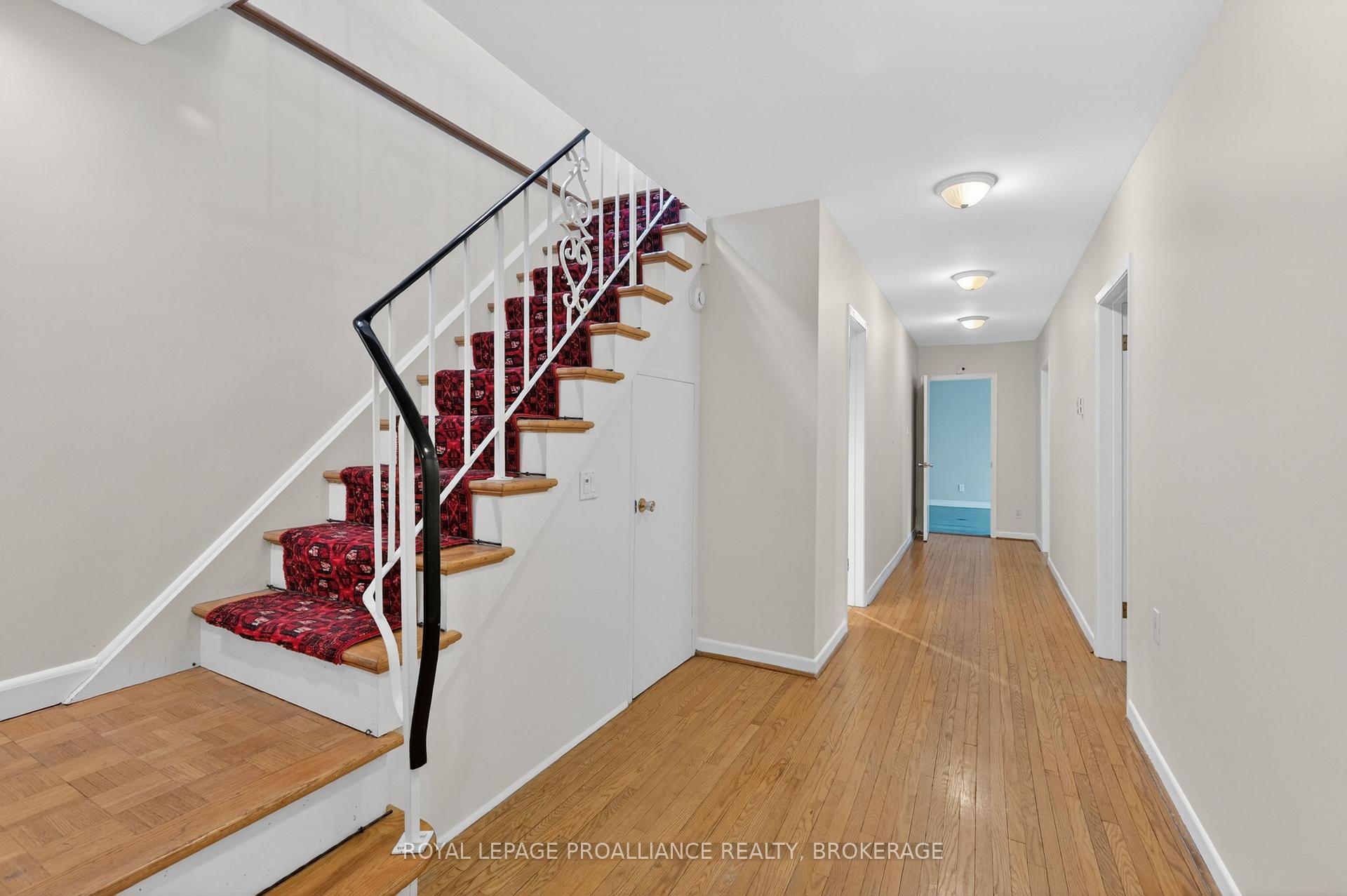 Photo 23 of 209 Fairway Hill Crescent, Kingston, Central City West — HOMEH