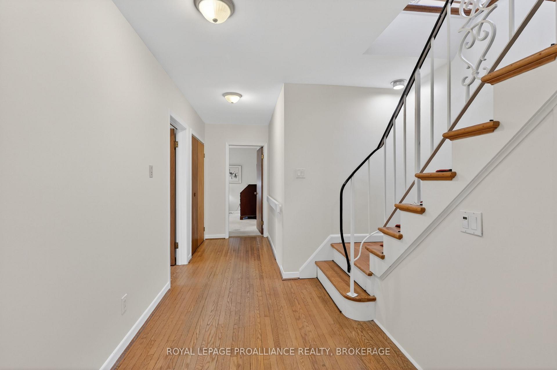 Photo 24 of 209 Fairway Hill Crescent, Kingston, Central City West — HOMEH