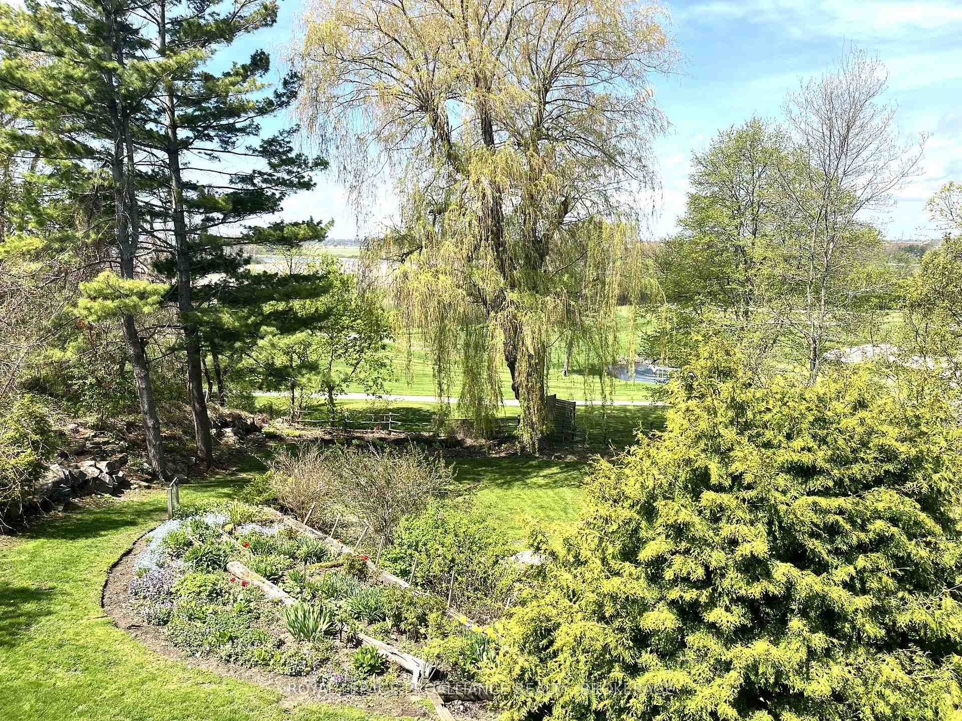 Photo 43 of 209 Fairway Hill Crescent, Kingston, Central City West — HOMEH