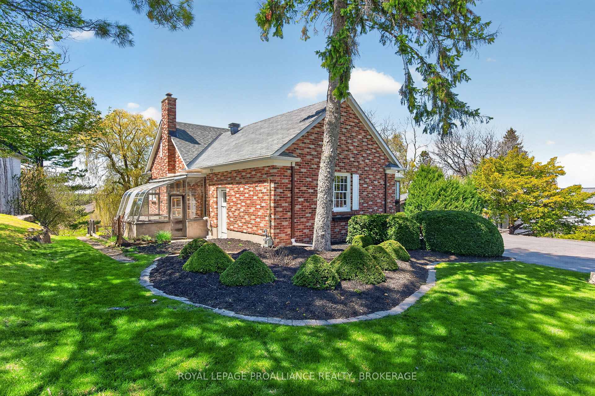 Photo 45 of 209 Fairway Hill Crescent, Kingston, Central City West — HOMEH