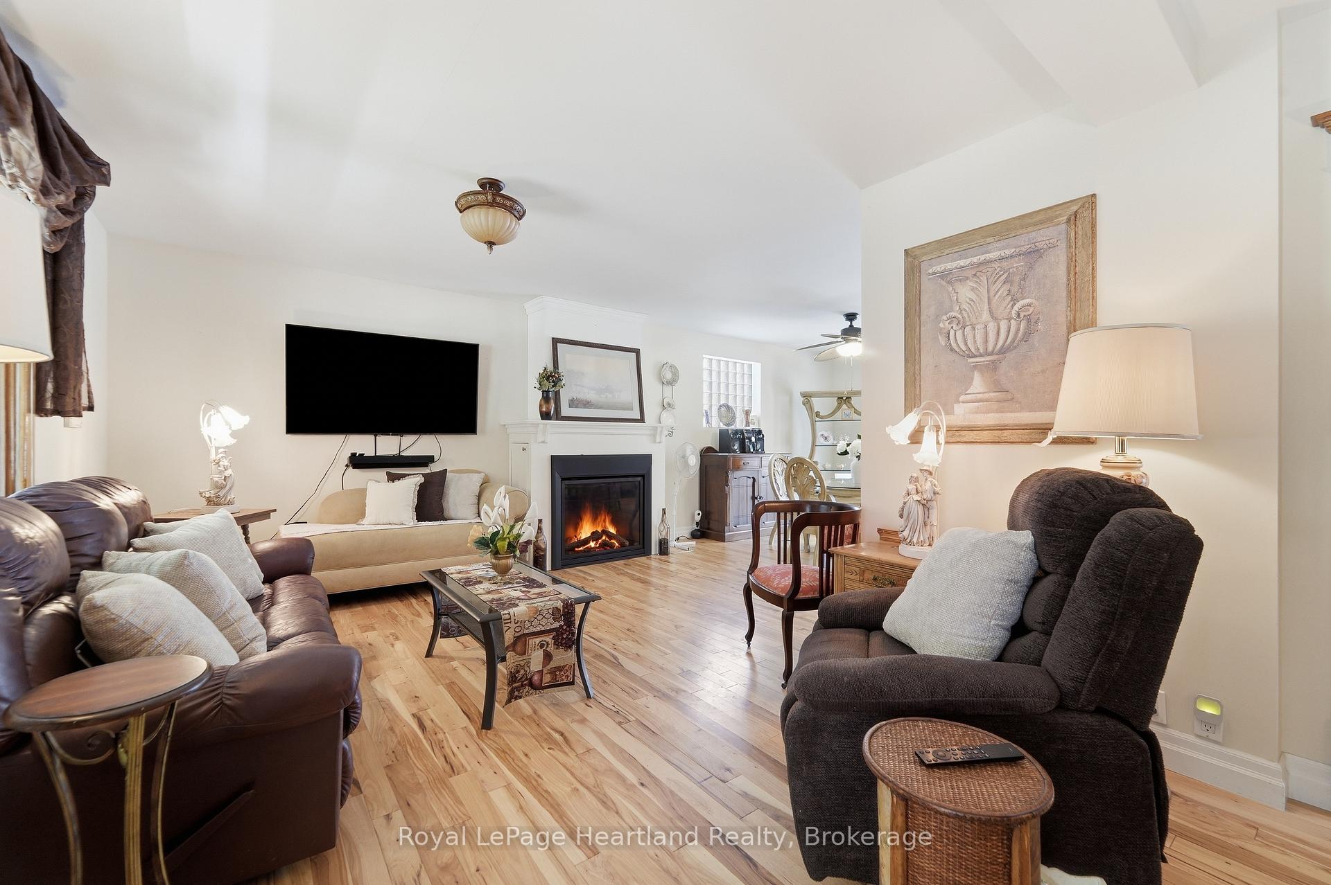 Photo 6 of 187 Cameron Street, Goderich, Goderich (Town) — HOMEH