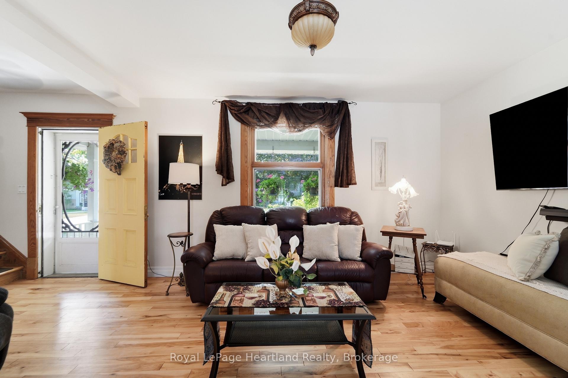 Photo 9 of 187 Cameron Street, Goderich, Goderich (Town) — HOMEH