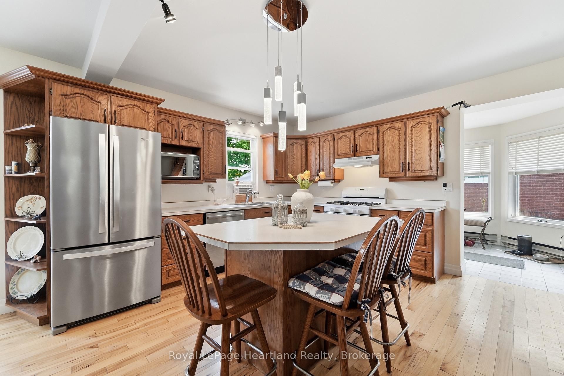 Photo 12 of 187 Cameron Street, Goderich, Goderich (Town) — HOMEH