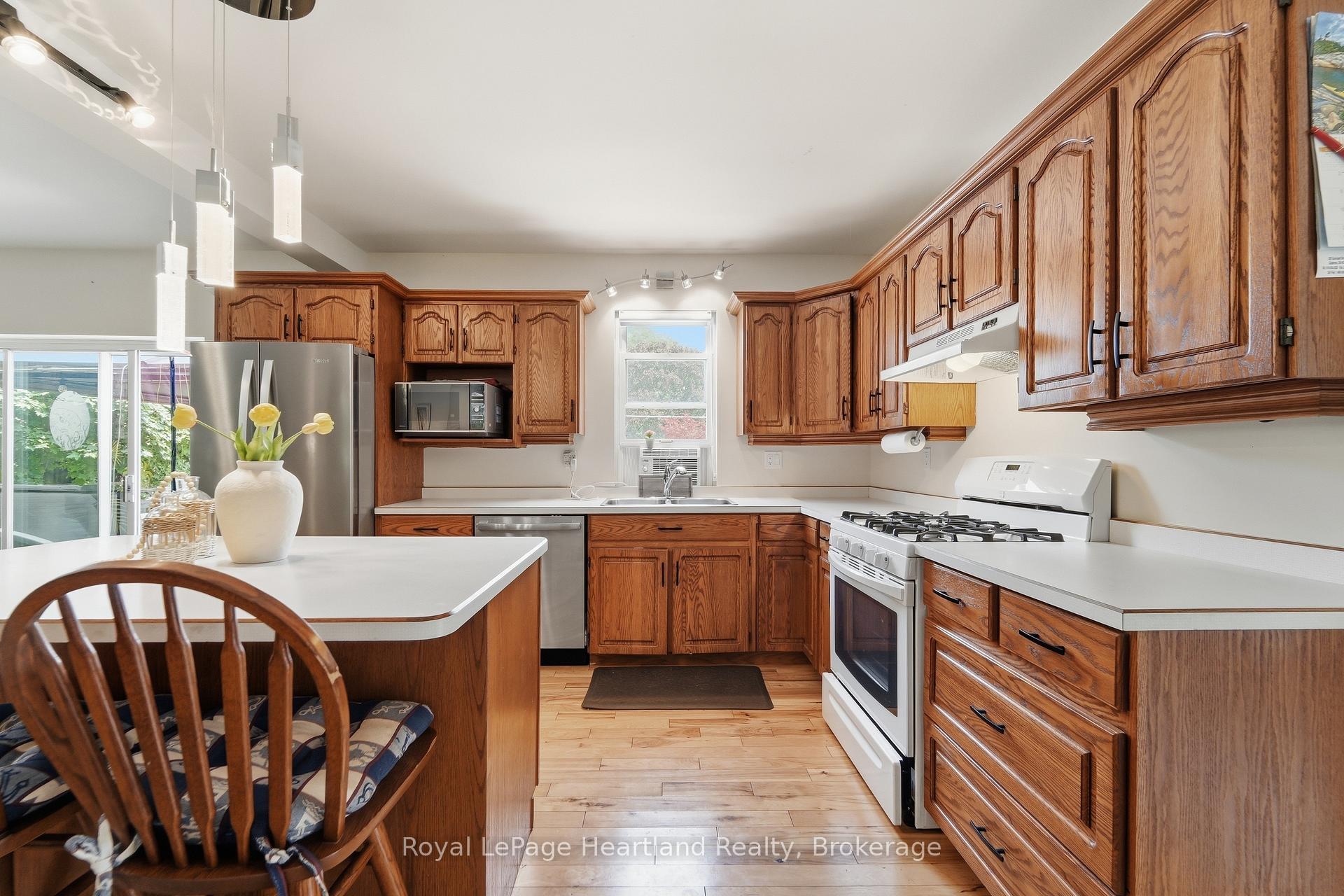 Photo 14 of 187 Cameron Street, Goderich, Goderich (Town) — HOMEH