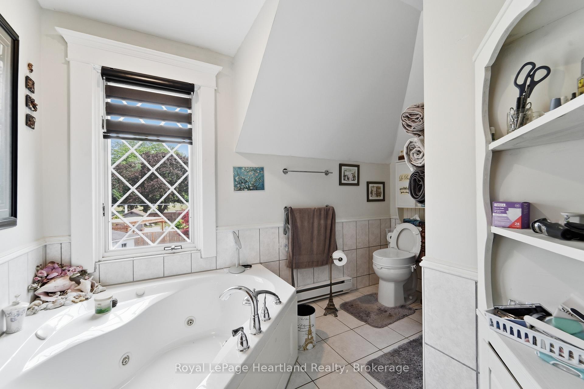 Photo 21 of 187 Cameron Street, Goderich, Goderich (Town) — HOMEH