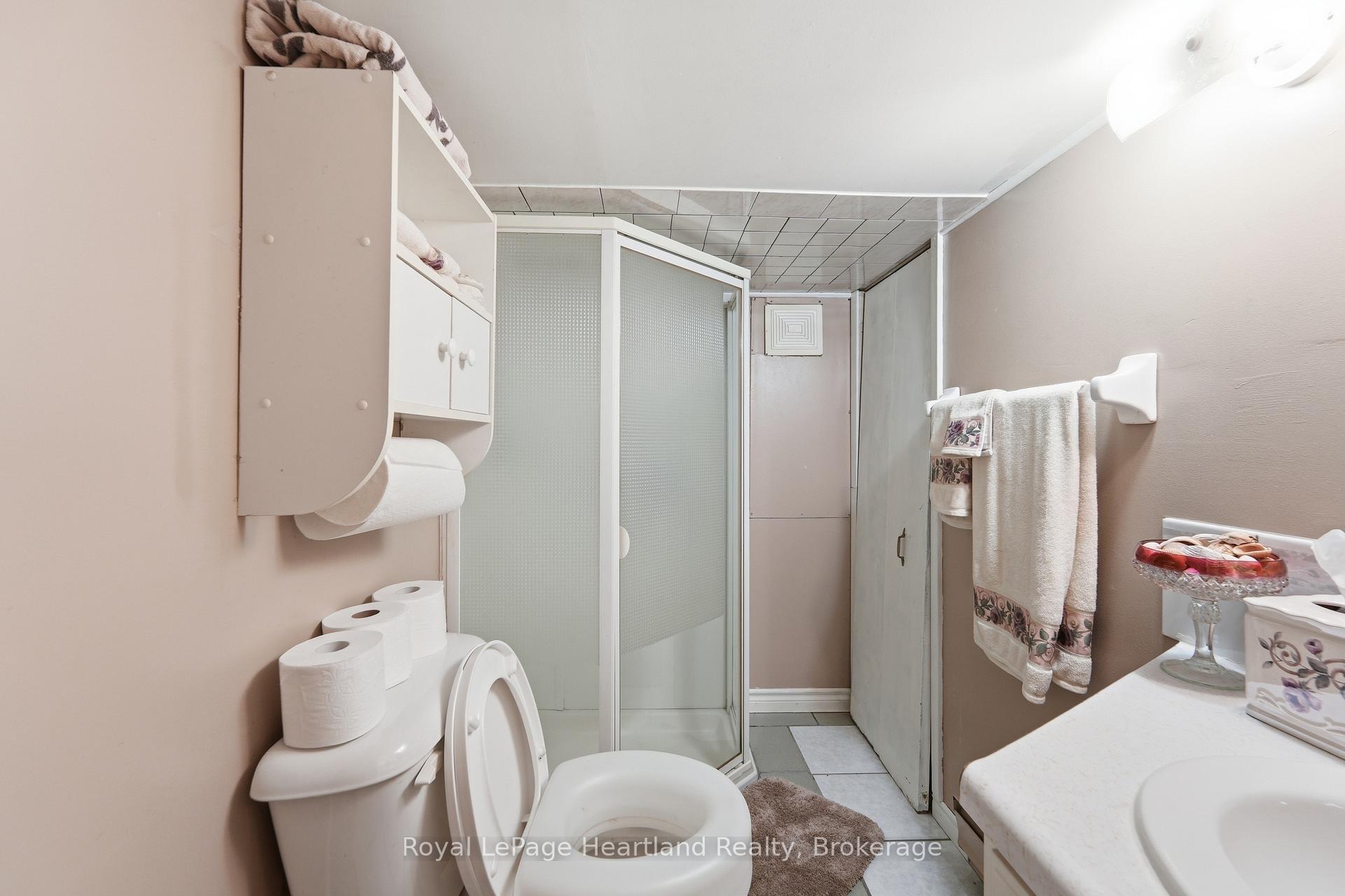Photo 30 of 187 Cameron Street, Goderich, Goderich (Town) — HOMEH
