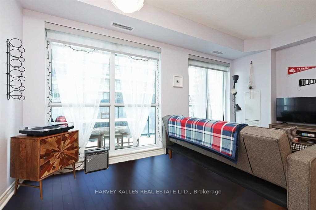 Photo 8 of Unit 1518, 39 Annie Craig Drive, Etobicoke, Mimico — HOMEH