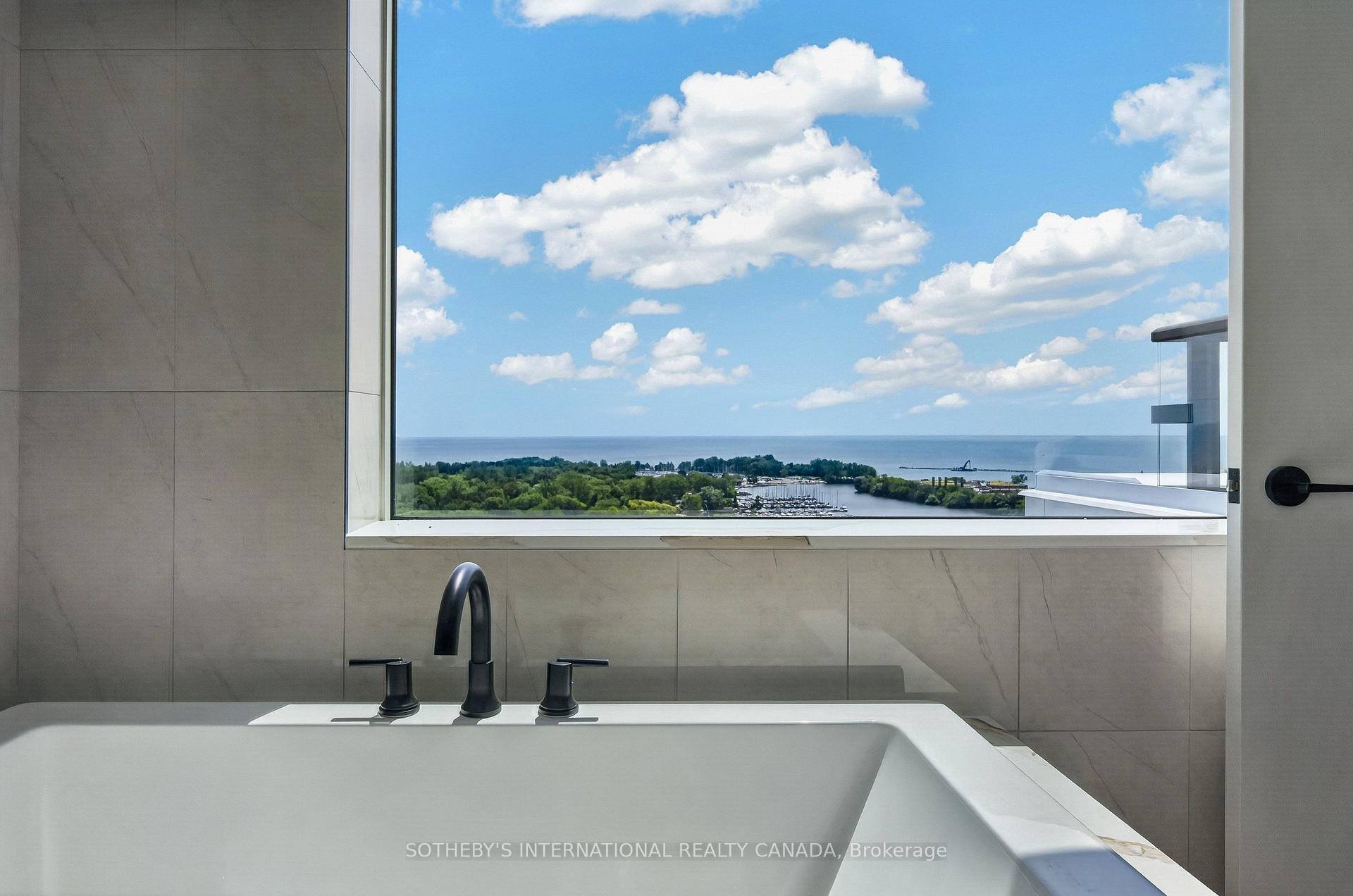 Photo 12 of Unit PH1701, 1050 Eastern Avenue, Toronto, The Beaches — HOMEH
